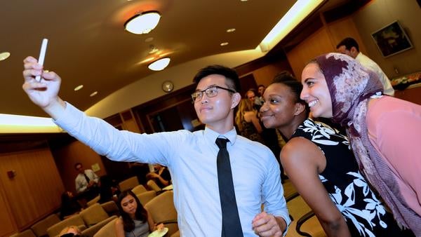 medical_students_selfies students taking selfies